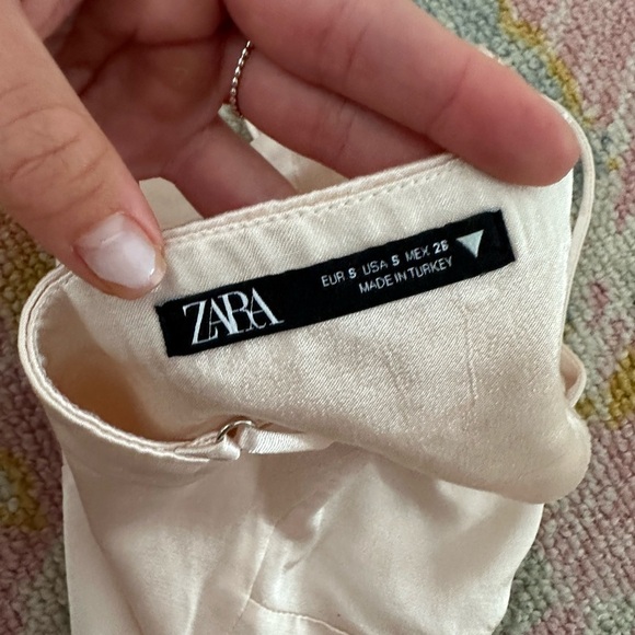 zara cropped satin halter top - Picture 3 of 3